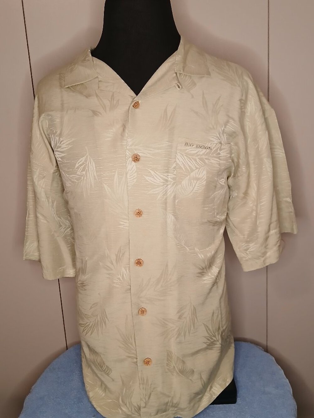 Big Dog Resort Wear 2XL Button up Silk Tropical Leaf Pattern Shirt (1026C3)